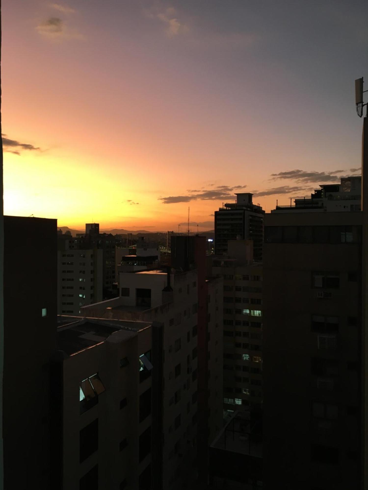 Proximo Dos Melhores Hoteis Do Centro, 2 Quartos, Portaria 24H ฟลอเรียนอโปลิส ภายนอก รูปภาพ