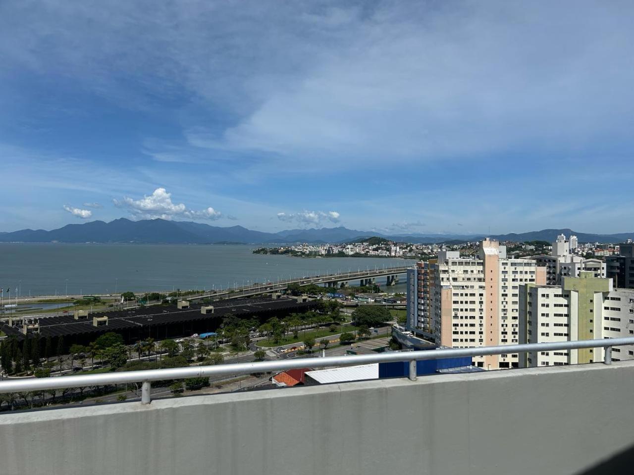 Proximo Dos Melhores Hoteis Do Centro, 2 Quartos, Portaria 24H ฟลอเรียนอโปลิส ภายนอก รูปภาพ