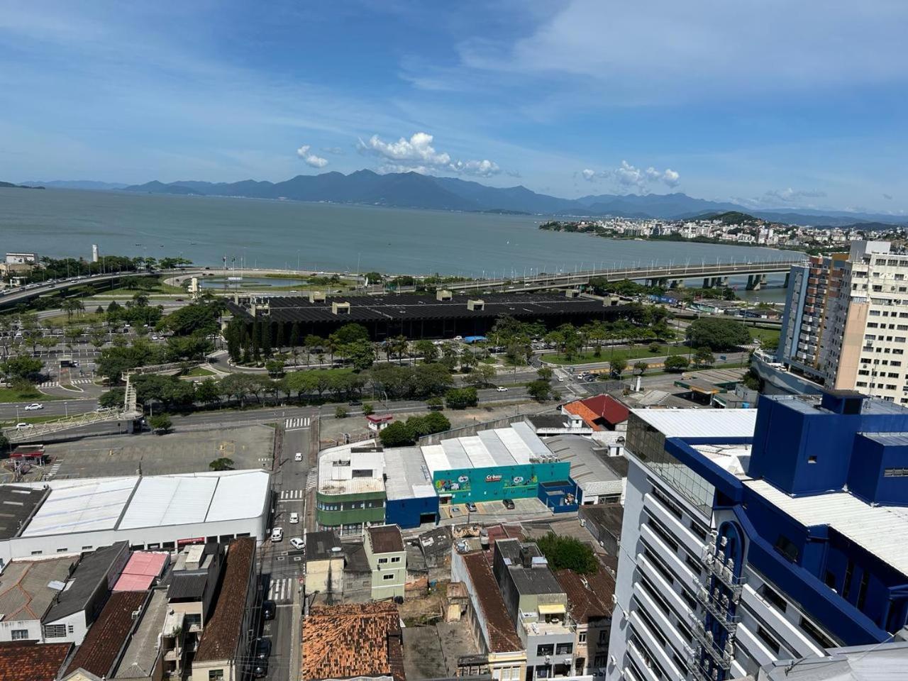 Proximo Dos Melhores Hoteis Do Centro, 2 Quartos, Portaria 24H ฟลอเรียนอโปลิส ภายนอก รูปภาพ
